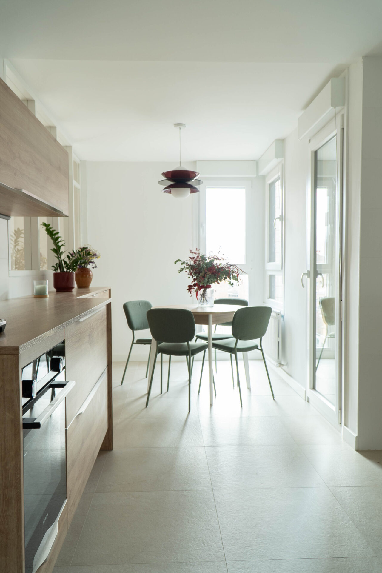 Reforma integral con divisiones de vidrio