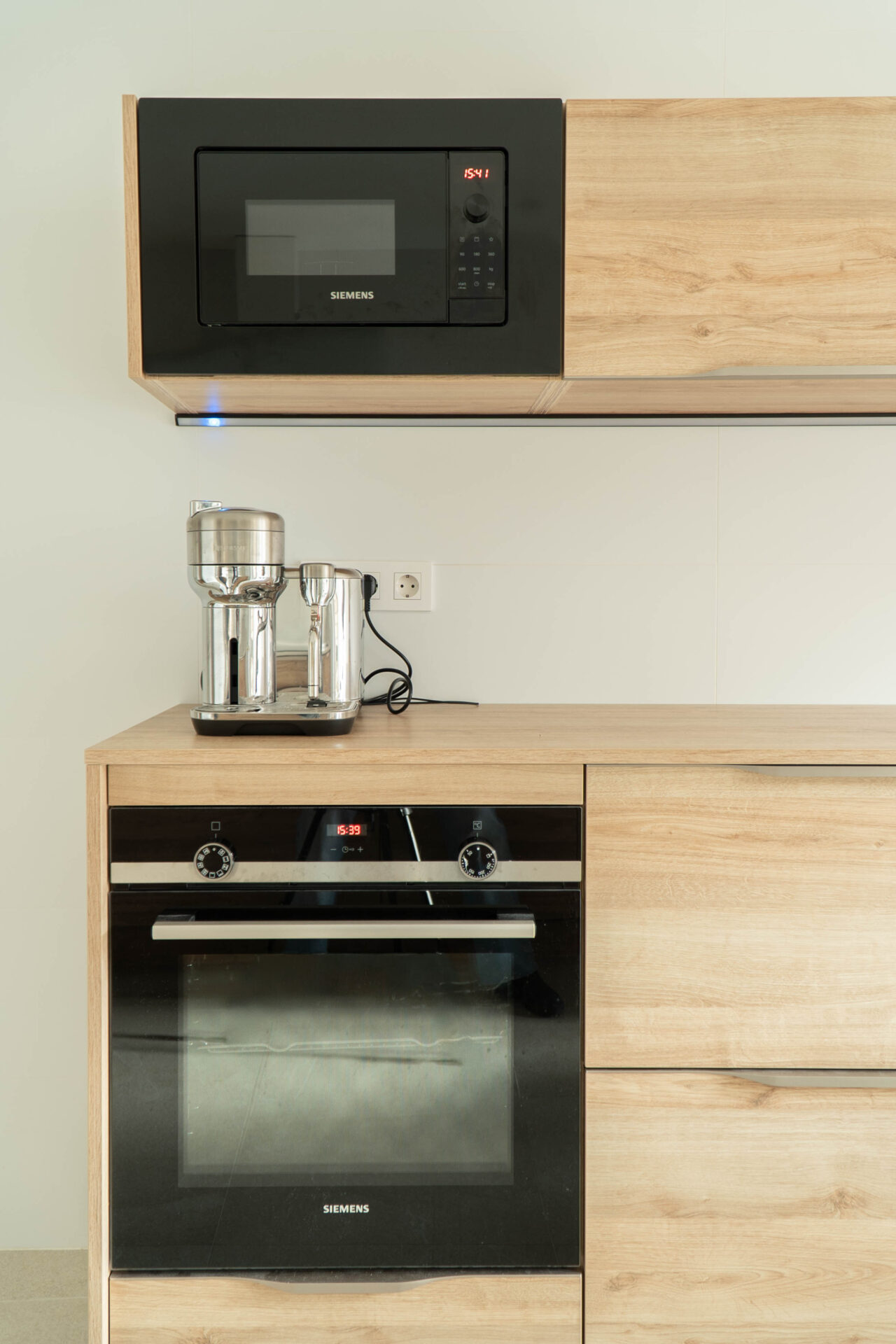 Reforma integral con divisiones de vidrio