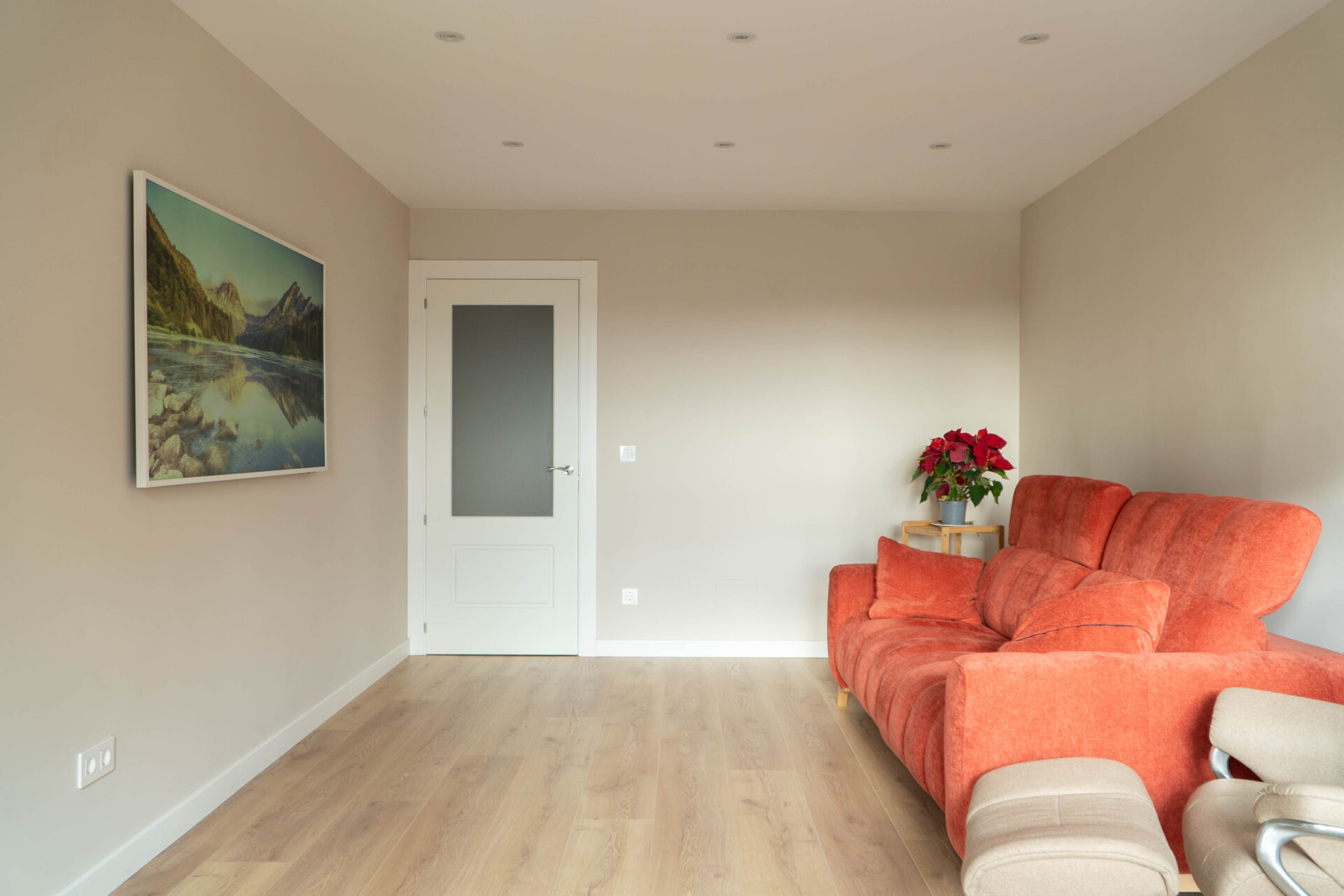 Reforma integral con divisiones de vidrio