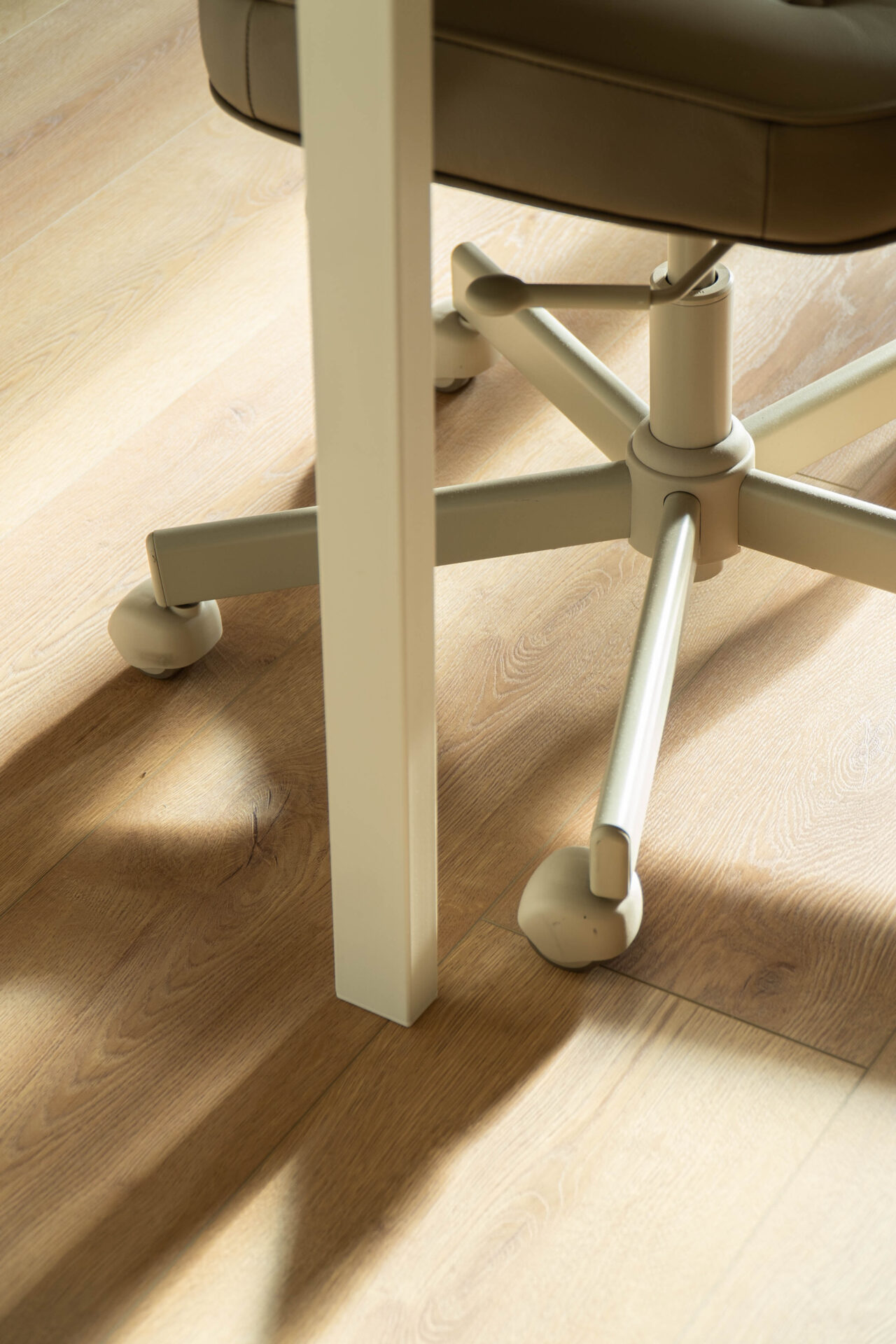 Reforma integral con divisiones de vidrio