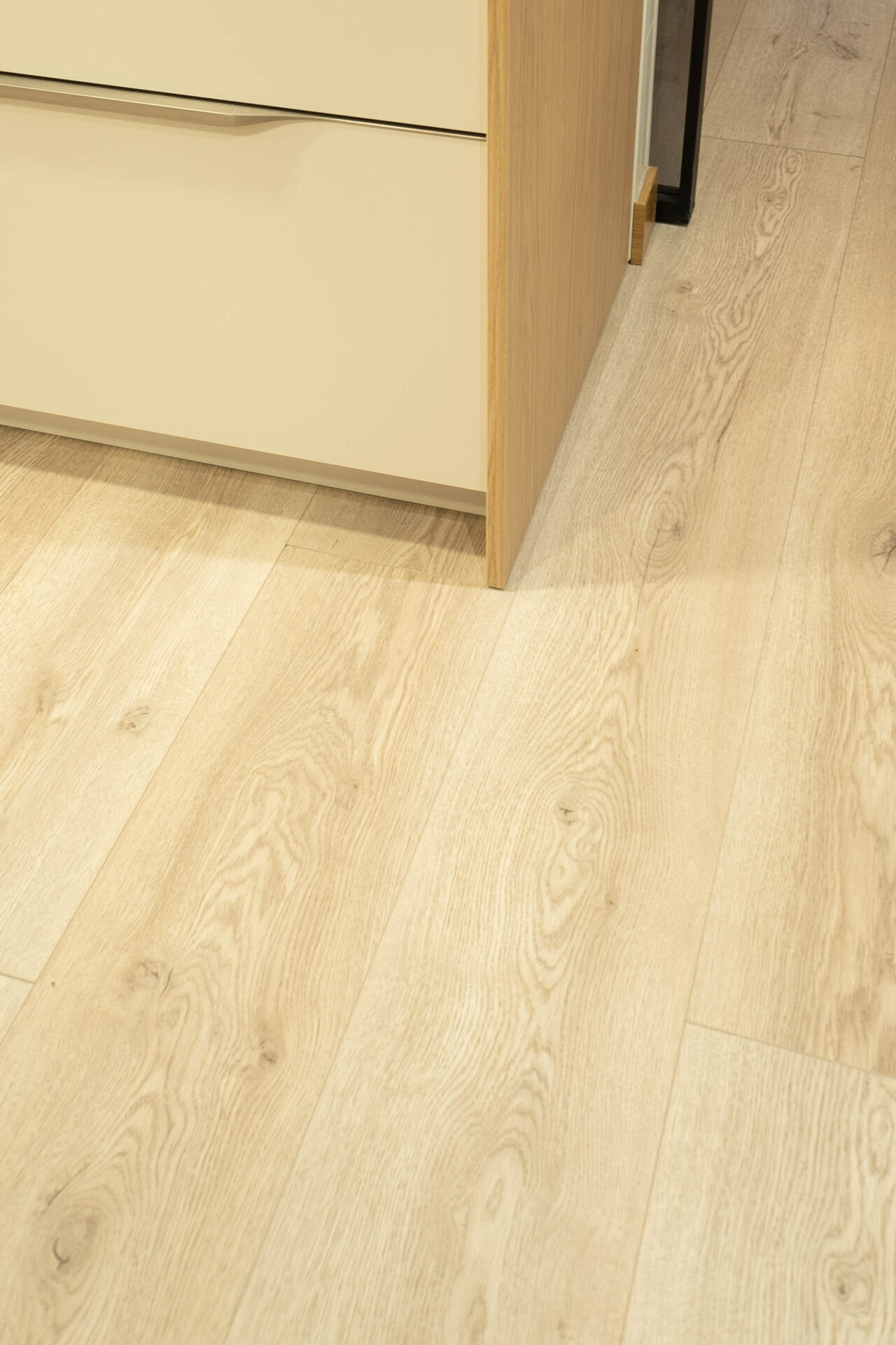 Separador de ambientes con cristal corredizo