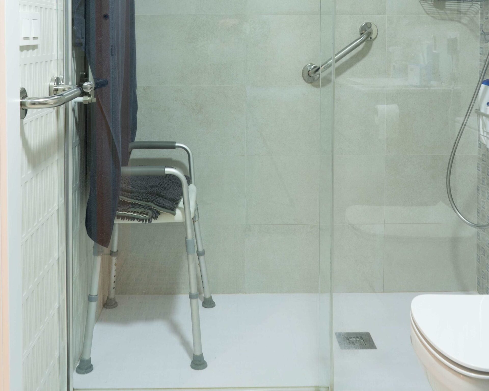 Baño adaptado para silla de ruedas: claves para una reforma accesible